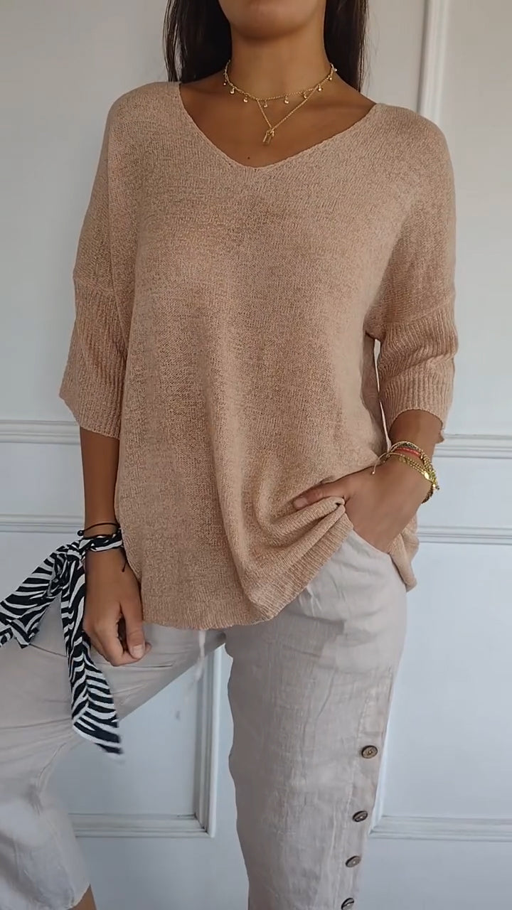 LILITH – V-NECK KNIT TOP